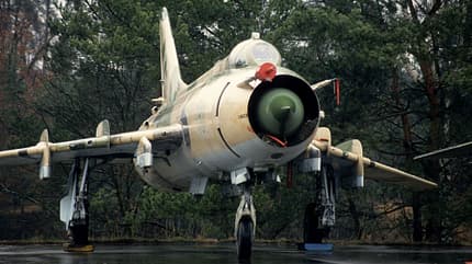 Suchoi, Su-20, Fitter, Manching Eingelagerte Suchoi Su-20 Fitter von schräg vorne
