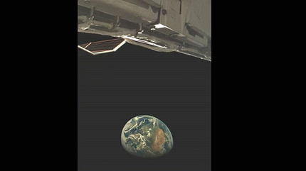 X-37B, US Space Force Foto der Erde von X-37B aufgenommen