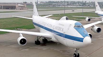 Boeing E-4B Nightwatch, National Airborne Operations Center, 1st Air borne Command and Control Squadron (ACCS), 595th Command and Control Group (CCG), Cockpit, Luftbetankung, E-4B, USAF, Sierra Nevada Corporation, 747-8I Boeing E-4B Nightwatch auf der Offutt AFB in Nebraska