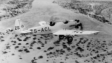 Marga von Etzdorf, Luftfahrtpionierin, Junkers Ju A50 Junior, Rekorde Junkers A50 du mit der Kennung ZS-ACL (Südafrika) und Werknummer J3584 im Flug
