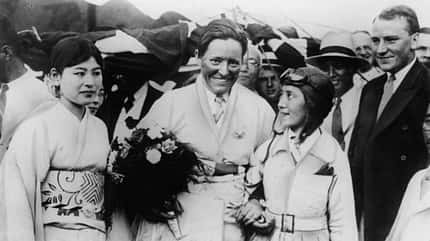 Marga von Etzdorf, Luftfahrtpionierin, Junkers Ju A50 Junior, Rekorde Luftfahrtpionierin Marga von Etzdorf wird in Tokio herzlich empfangen, nach ihrem Flug Berlin-Tokio 1931