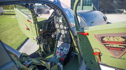 Bell P-39 Airacobra, A2A, Jäger, Jagdbomber, Bell Aircraft Corporation, Military Aviation Museum in Virginia, Allison-V-11-Motor Cockpit der Bell P-39 Airacobra