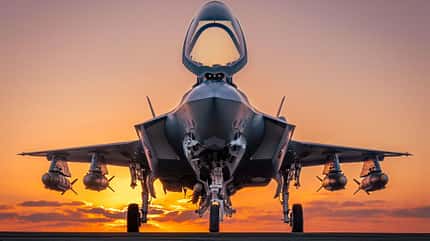 F-35, F-35I, Lightning, Adir, Israel F-35I Adir Israel mit vier JDAM-Bomben von vorn im Sonnenuntergang