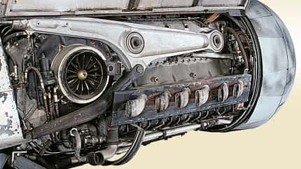 Legendärer Flugmotor, Junkers Jumo 213, Focke-Wulf 190, Motorbediengetriebe Zweistufenlader mit Füllungsdrossel und Ladeluftkühler in der Ta 152 H-0 des National Air and Space Museum