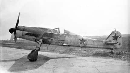 Deutsche Beuteflugzeuge, Rote Armee, Focke-Wulf Fw 190, Messerschmitt Me 262, Fw 190 A-4, Heinkel He 162, Fw 200, Henschel Hs 126, Heinkel He 111, Fw 189 A-3, Junkers Ju 87, Do 17 Die erbeutete Focke-Wulf Fw 190 D-9 mit der Werknummer 210251