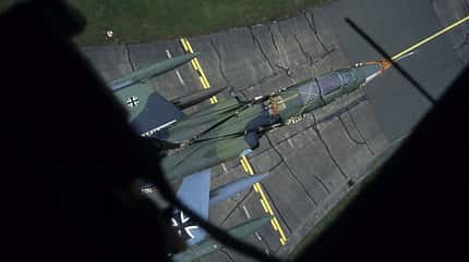 Luftwaffen-Museum, Gatow, CH-53, Heer, F-104, Starfighter Blick aus Bodenluke auf schwebende F-104