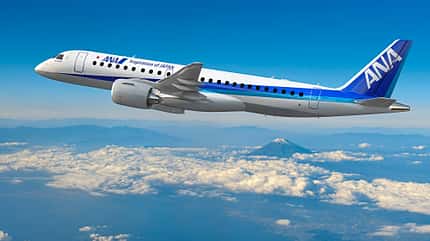 ANA, All Nippon Airways, Airline, Japan, Sonderlackierungen, Pokémon, Star Wars, Boeing 777, Boeing 737, Boeing 767F, 787-9 Embraer 190 E2 von ANA im Flug vor dem Mount Fuji, Japan