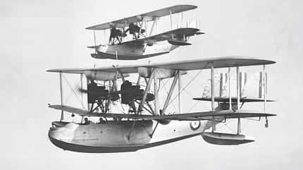 Supermarine Southampton Flugboot, 1043, Supermarine Aircraft, Royal Air Force, RAF, Reginald J. Mitchell Formationsflug von zwei Supermarine Southampton Flugbooten der Royal Air Force