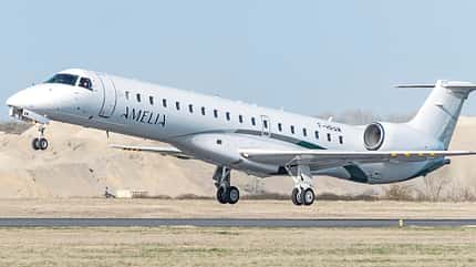 Kondensstreifen, Klimawirkung, Luftfahrt, Nachhaltigkeit Embraer ERJ145 von Amelia