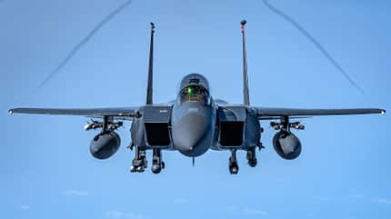 F-15E Strike Eagle im Flug von vorne