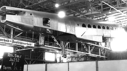 Junkers, Junkers Ju 252, Jumo 211, Ju 252 V1 Rumpffertigung für die Ju 252 V3 in den Junkers Flugzeugund Motorenwerken