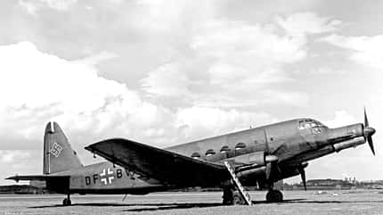 Junkers, Junkers Ju 252, Jumo 211, Ju 252 V1 Junkers Ju 252 DF+BV mit Hoheitszeichen und typischem Segment-Sichtschutzanstrich