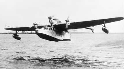 Seefernaufklärer BV 138, Blohm + Voss Seefernaufklärer BV 138 von Blohm + Voss im Tiefflug über Gewässer