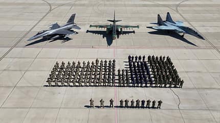 MiG29, Bulgarien, MiG-29 Bulgarische Luftwaffe übt mit der US Air Force: MiG-29, Su-25, F-16 fliegen zusammen.
