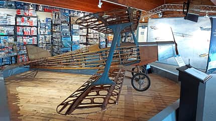 Atlantic Canada Aviation Museum, Kanada, Luftfahrtgeschichte, CP-121, CP-107 Argus, Harvard Link-Trainer, Avenger-Wasserbomber, V8-Motor Orenda, CF-100 Canuck Eigenbau aus den 1930er-Jahren im Atlantic Canada Aviation Museum