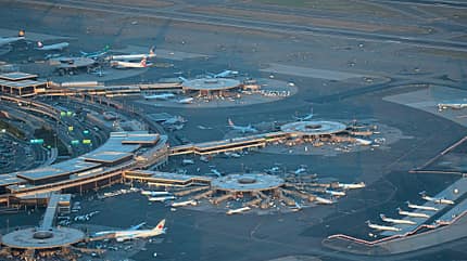 US-Drehkreuzflughafen, Newark Liberty Airport, New Jersey, EWR Luftaufnahme des Newark Liberty Airport in den USA