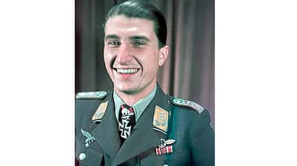 Brillanten-Träger Hauptmann Nowotny im Porträt