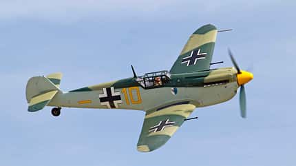 Messerschmitt Bf 109, Avia S99, Bf 109 G, Avia C.10, Avia C.110, Avia S.199, Avia C.210, S.199/C.10, Hispano Aviación, HA-1.109-K1L Tripala, HA-1.109-K1L, C.4-122, HA-1.112 K1L, Rolls-Royce Merlin, Buchón, HA-1.112 M1L HA.1112 M1L, ex C.4K-102, als Darsteller der Bf 109 E, „Gelbe 10“, einer fiktiven Jagdeinheit der Luftwaffe 1940