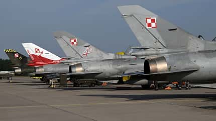 Suchoi, Su-22, Fitter, Polen Hecks von vier polnischen Suchoi Su-22 nebeneinander