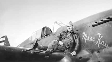 Francis Gabreski auf seiner Curtiss P-40