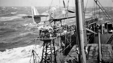 Hawker Sea Hurricane Mk.I auf dem Katapult eines CAM-Schiffs