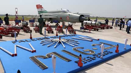Indische MiG-21 bei der Abschiedszeremonie zu ihrem Dienstende.