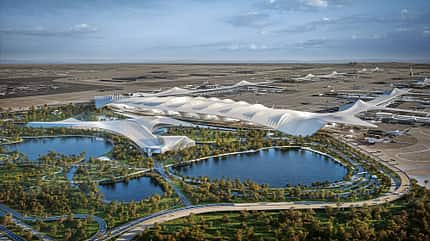 Flughafen, Architektur, Visualisierung, Terminal, Landschaft, Zukunft Architektonische Visualisierung eines modernen Flughafens mit futuristischem Terminalgebäude, Wasserflächen und Parkanlagen im Vordergrund.