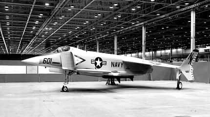 Rockwell, XFV-12, skurrile Flugzeuge Rockwell XFV-12 in der Halle von der Seite
