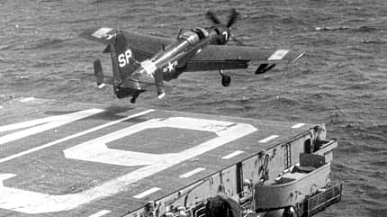 Grumman AF Guardian startet von einem Träger