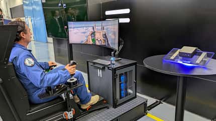 Unbemanntes Kampfflugzeug, Helsing, Groe Aircraft, CA-1 Europa, KI-Pilot Centaur KI-Pilot Centaur (das Kästchen rechts) fliegt in Simulationen Einsätze gegen menschliche Piloten