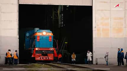 Die zerlegte Soyuz 5 auf der Zugfahrt zum Kosmodrom Baikonur