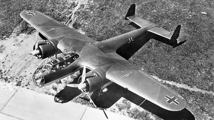 Tarnung, Kampfflugzeug, Zweiter Weltkrieg, Tarnschema, Deutsche Luftwaffe, Dornier Do 17 Eine nagelneue Dornier Do 17 Z im Werksanstrich aus RLM 70/71/65