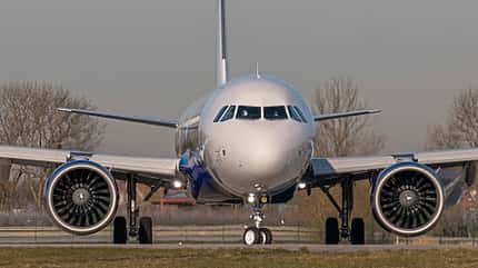 Airbus A321neo von IndiGo am Flugplatz Hamburg-Finkenwerder