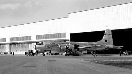 Rollout zum Erstflug der Fairchild CL-28 / CP-107 Argus