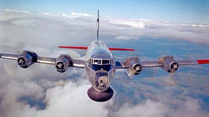 Frontansicht einer Fairchild CL-28 / CP-107 Argus im Flug