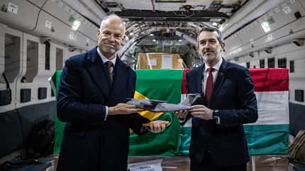 Ungarn vervollständigt seine C-390-Transportflugzeugflotte mit der zweiten Auslieferung von Embraer.