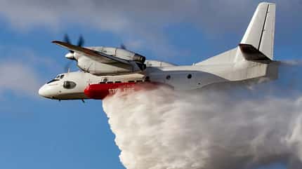 Xena, Ukraine, Löschflugzeug, Löschbomber, Antonow, An-32, An-32P, Antonov Antonow An-32P als Löschflugzeug von XENA (Ukraine).