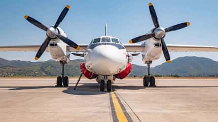 Xena, Ukraine, Löschflugzeug, Löschbomber, Antonow, An-32, An-32P, Antonov Antonow An-32P als Löschflugzeug von XENA (Ukraine).