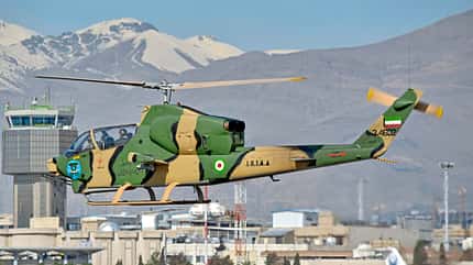 Eine iranische AH-1J im alten Tarnanstrich, aufgenommen 2019 in Teheran