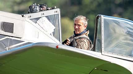 Pilot Klaus Plasa im Cockpit der Focke-Wulf Fw 190 D-FWMV auf der Hahnweide