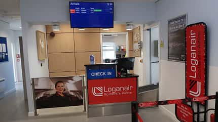 Landung am Strand von Barra mit der Twin Otter von Loganair. 