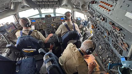 Cockpit der Douglas DC-8 von Samaritan’s Purse