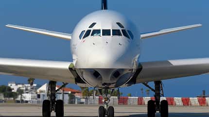 Douglas DC-8 von Samaritan’s Purse in der Frontansicht in Larnaca