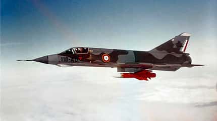 Eine Dassault Mirage IIIE der Armée de l’Air im Flug