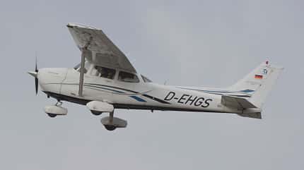 Cessna 172S Skyhawk D-EHGS im Flug