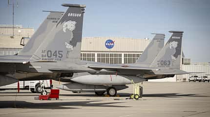 F-15D der Oregon National Guard bei ihrer Ankunft im Armstrong Flight Research Center der NASA.