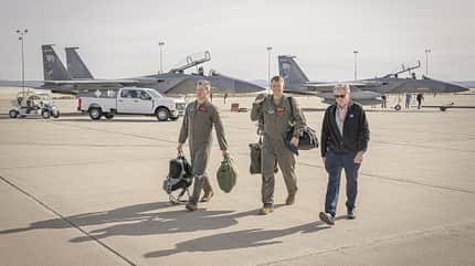 F-15D der Oregon National Guard bei ihrer Ankunft im Armstrong Flight Research Center der NASA.