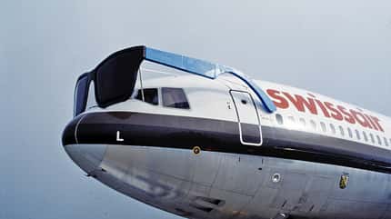 Bug der McDonnell Douglas DC-10-30 ER, HB-IHL "Ticino" mit überdimensionierter Sonnenbrille auf dem Eröffnungsflug in Los Angeles Bug der McDonnell Douglas DC-10-30 ER, HB-IHL "Ticino" mit überdimensionierter Sonnenbrille auf dem Eröffnungsflug in Los Angeles