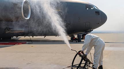 Triebwerkswäsche, Lufthansa Technik, Cyclean, Waschgang, Spray-Adapter, Waschanlage für Triebwerke Cyclean-Triebwerkswäsche der F117-PW100 einer Boeing C-17 der Luftwaffe