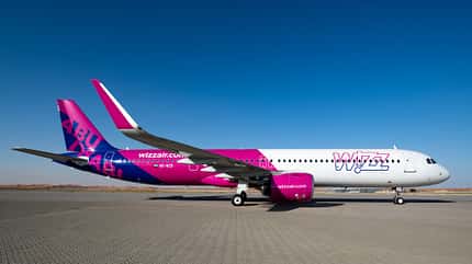 Airbus A321neo von Wizz Air mit Abu-Dhabi-Lackierung